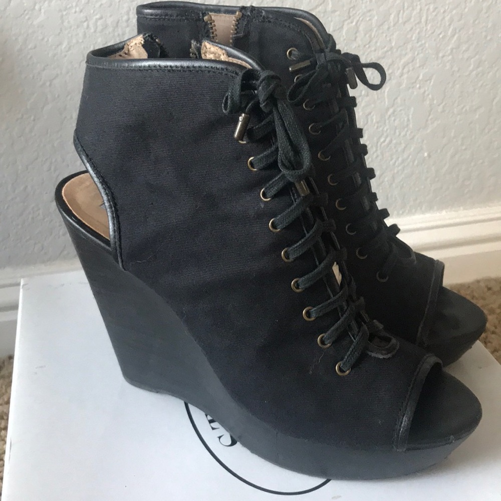 Steve Madden Treppidd 8.5